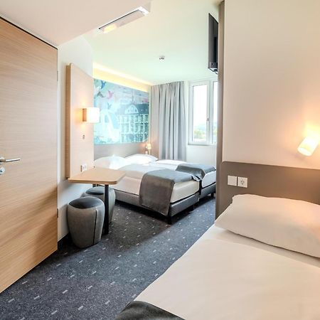 B&B Hotel Offenburg-Hbf ภายนอก รูปภาพ
