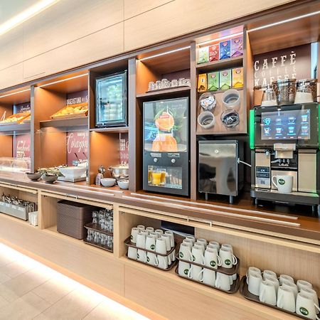 B&B Hotel Offenburg-Hbf ภายนอก รูปภาพ