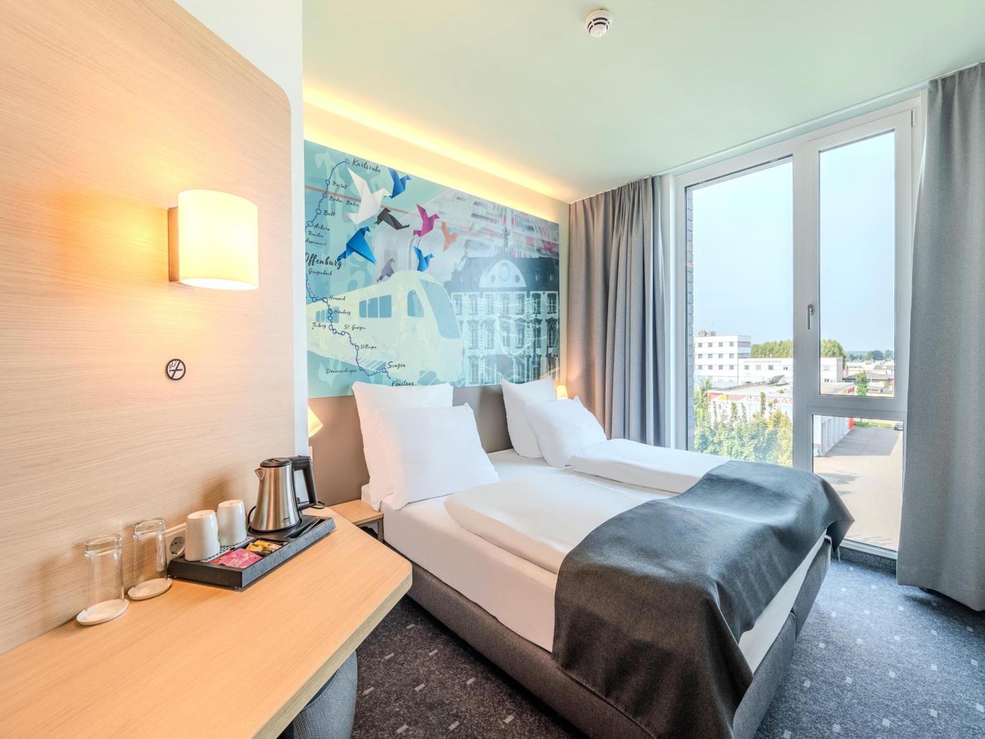 B&B Hotel Offenburg-Hbf ภายนอก รูปภาพ