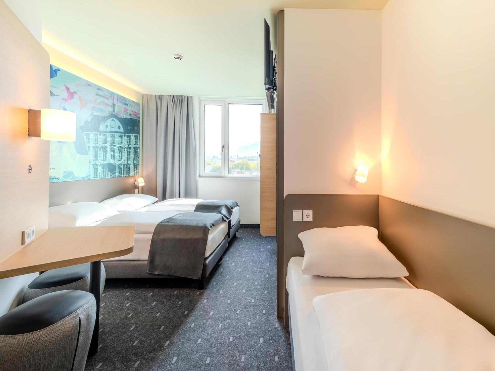 B&B Hotel Offenburg-Hbf ภายนอก รูปภาพ