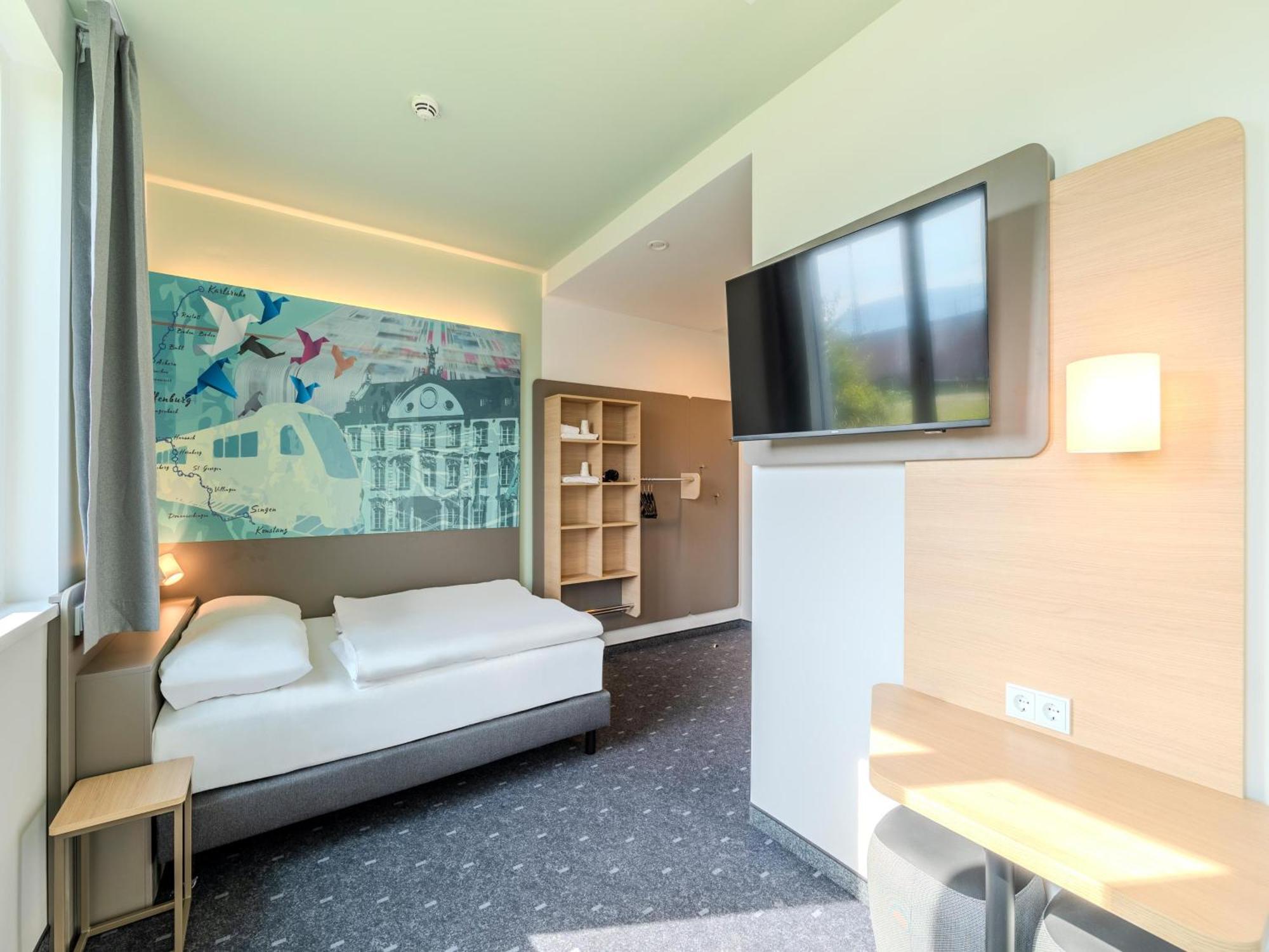 B&B Hotel Offenburg-Hbf ภายนอก รูปภาพ