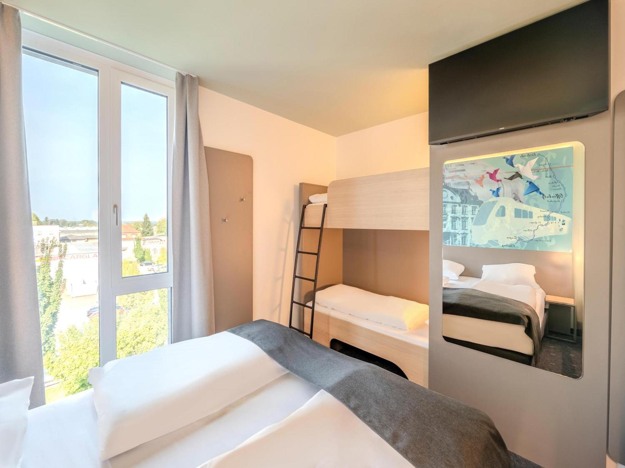 B&B Hotel Offenburg-Hbf ภายนอก รูปภาพ