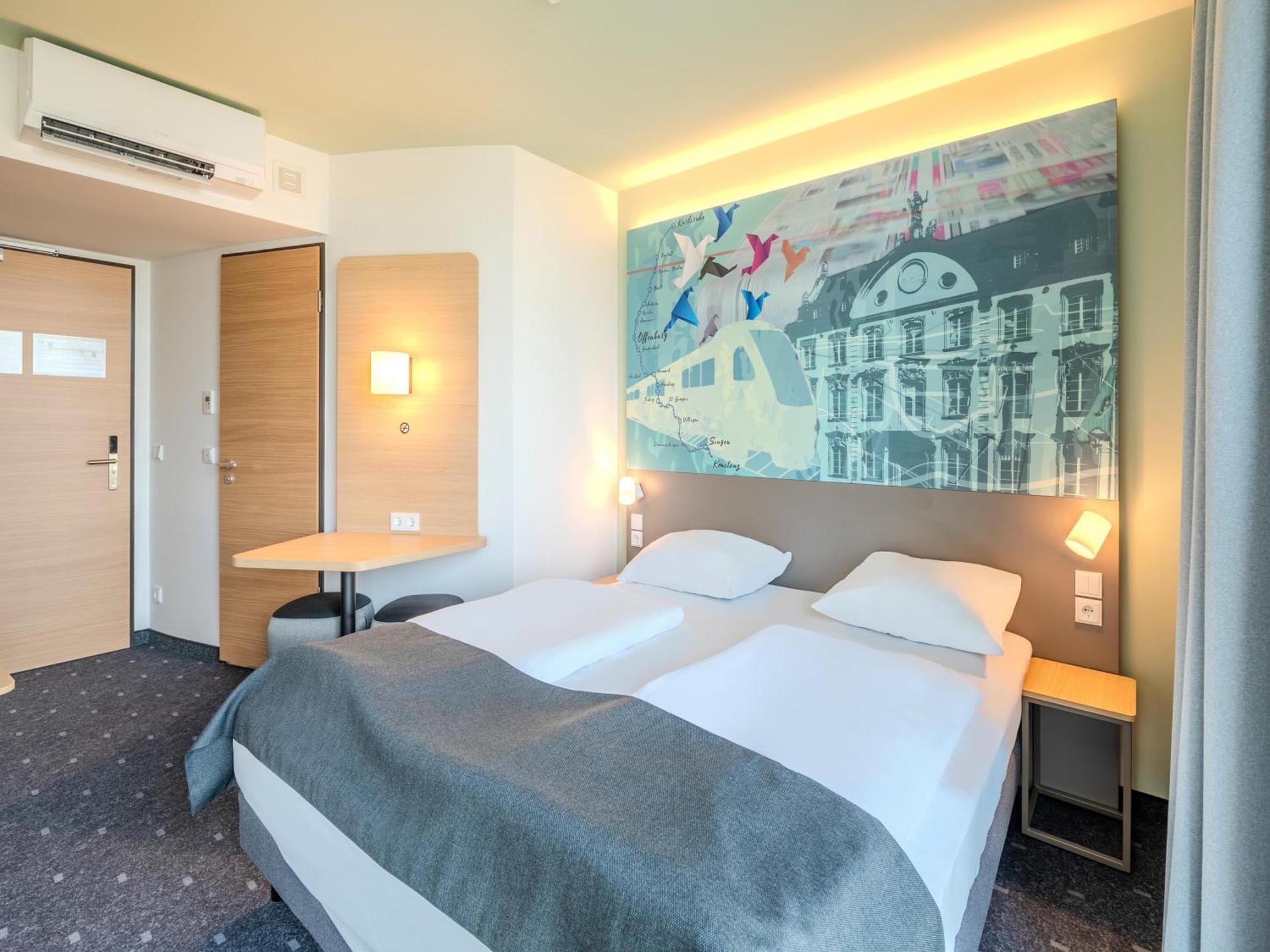 B&B Hotel Offenburg-Hbf ภายนอก รูปภาพ