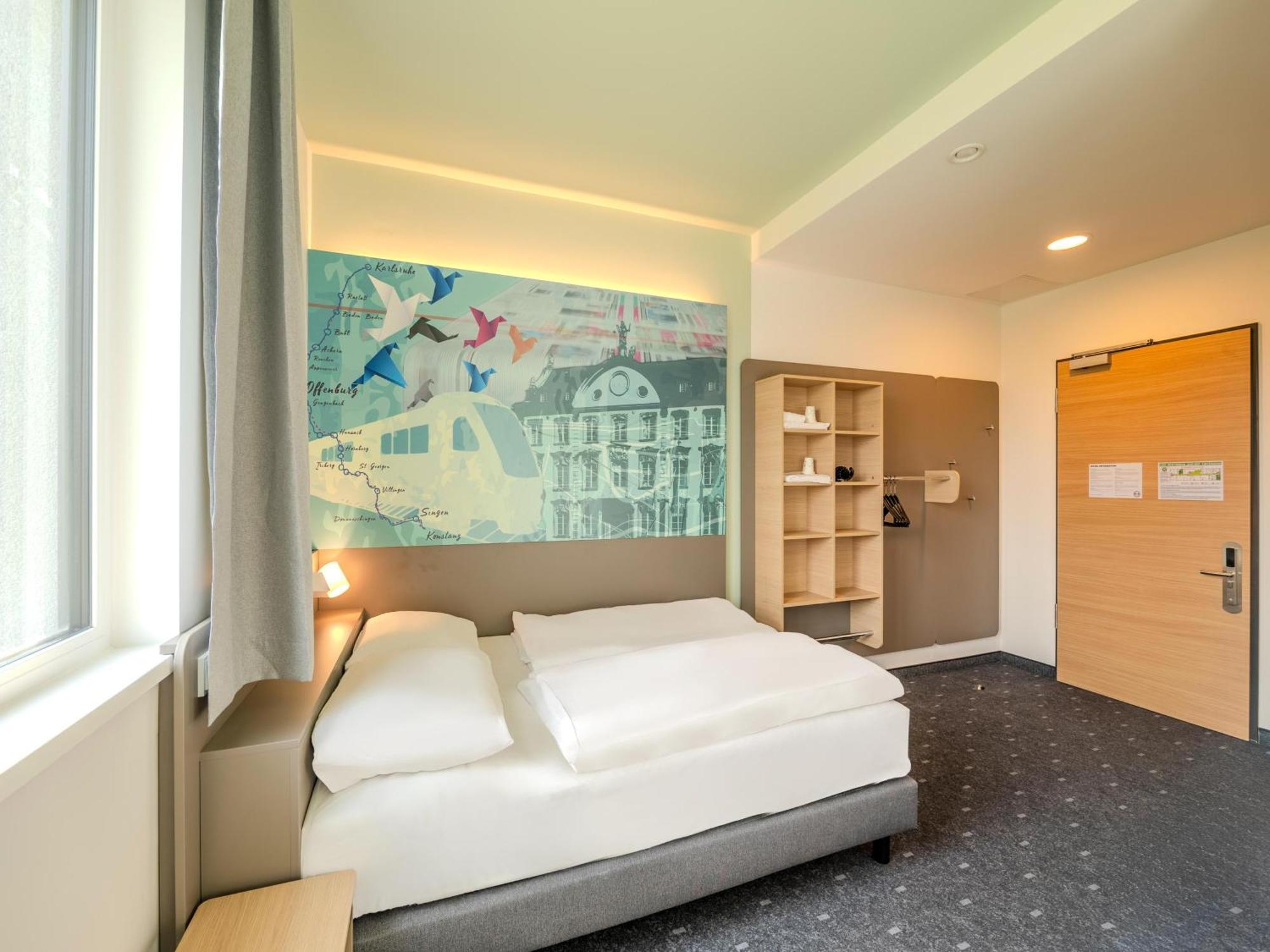 B&B Hotel Offenburg-Hbf ภายนอก รูปภาพ