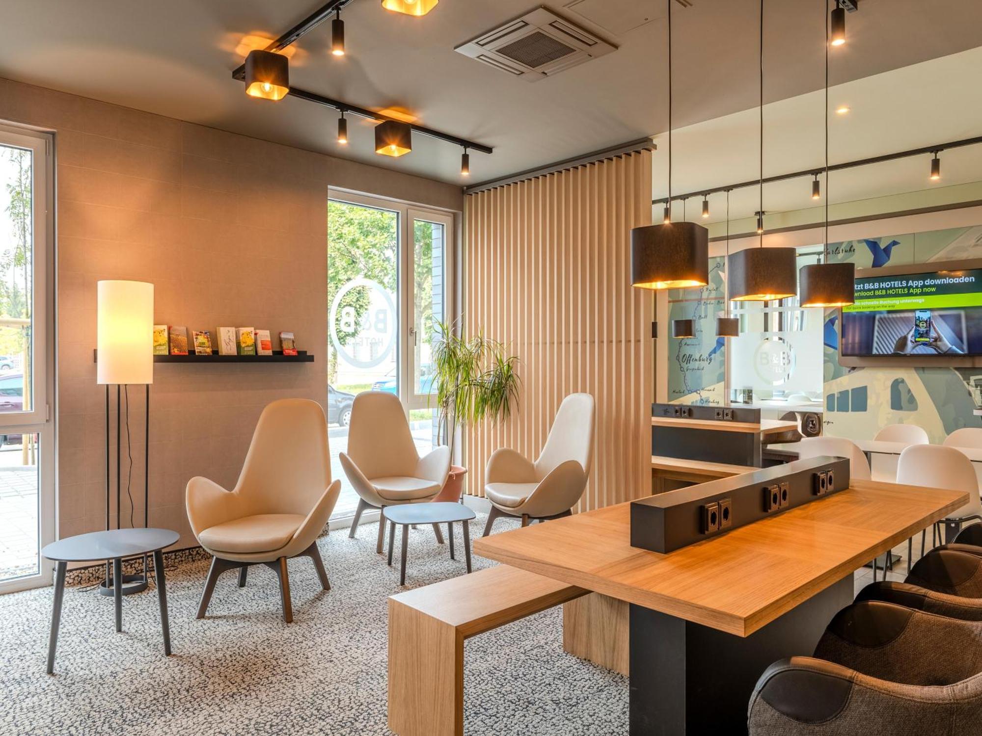 B&B Hotel Offenburg-Hbf ภายนอก รูปภาพ